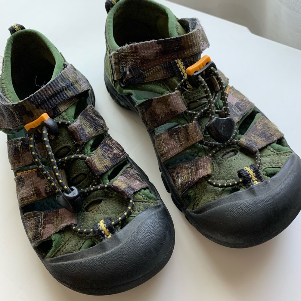 💦💚Kids Camo Keen Waterproof Sandals💚💦